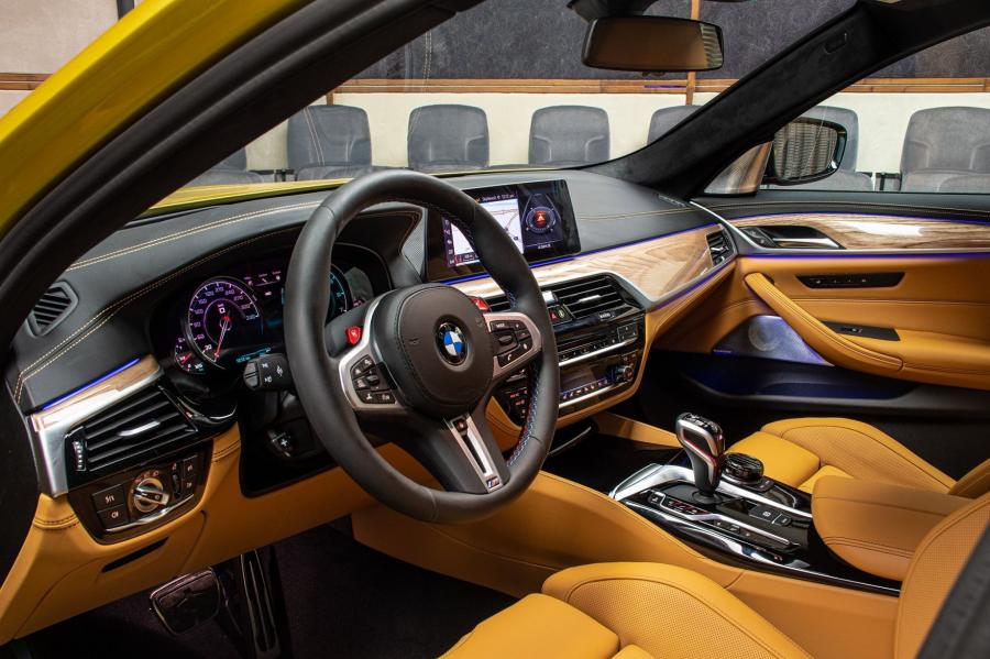 Торпедо BMW M5 Competition (F90) 2020 года  (UAE) (фото 3 из 36)